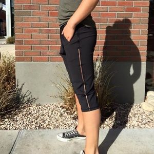 Lululemon Retreat Yogi Crop Yoga Pants